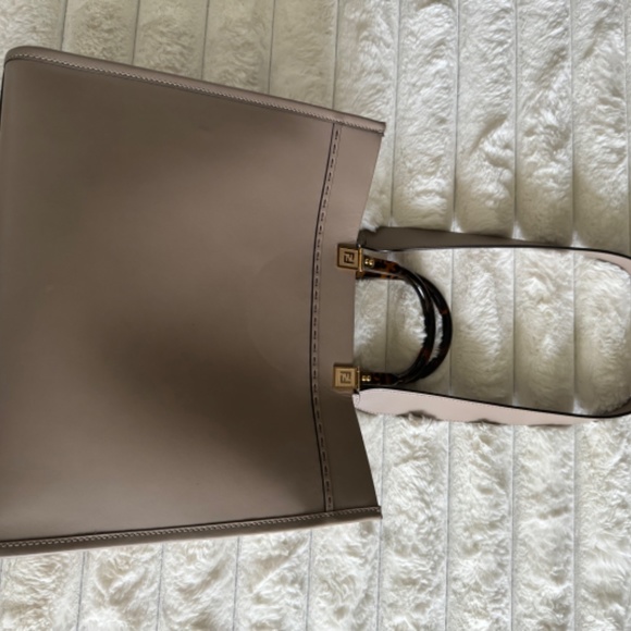 Fendi Sunshine Shopper Tote Leather Medium - Picture 7 of 7